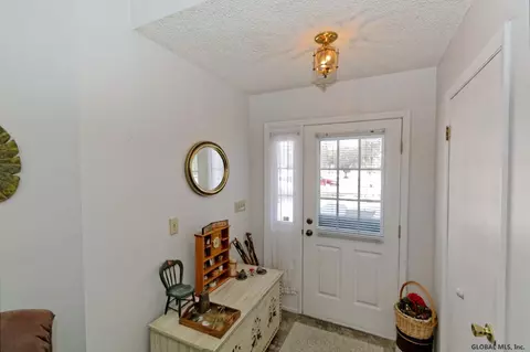 51 Constitution Ct, Glenmont, NY 12077 photo 4