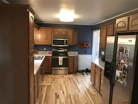42 Werner Rd, Halfmoon, NY 12065 photo 9