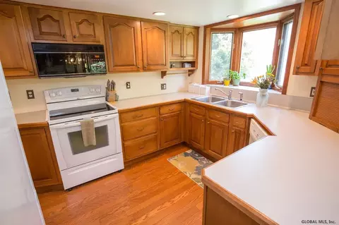 18 Mccormack Rd, Slingerlands, NY 12159 photo 6
