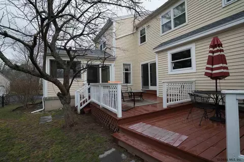 5 Wembly Ct, Delmar, NY 12054 photo 3