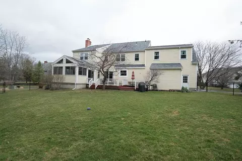 5 Wembly Ct, Delmar, NY 12054 photo 2