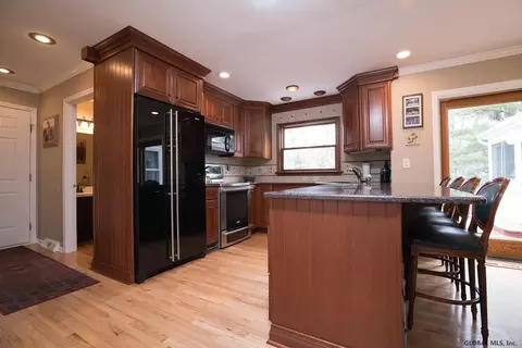 5 Wembly Ct, Delmar, NY 12054 photo 8