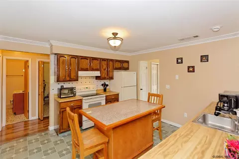 17 Olympian Dr, Slingerlands, NY 12159 photo 10