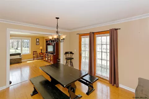 17 Olympian Dr, Slingerlands, NY 12159 photo 3