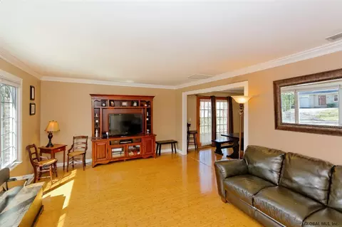 17 Olympian Dr, Slingerlands, NY 12159 photo 7