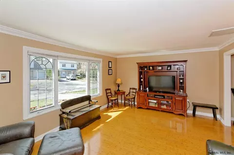 17 Olympian Dr, Slingerlands, NY 12159 photo 8