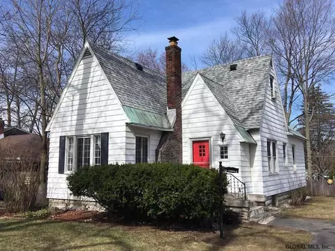 219 Eastholm Rd, Schenectady, NY 12304 photo 1