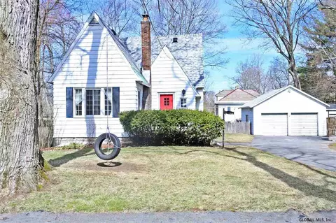 219 Eastholm Rd, Schenectady, NY 12304 photo 3