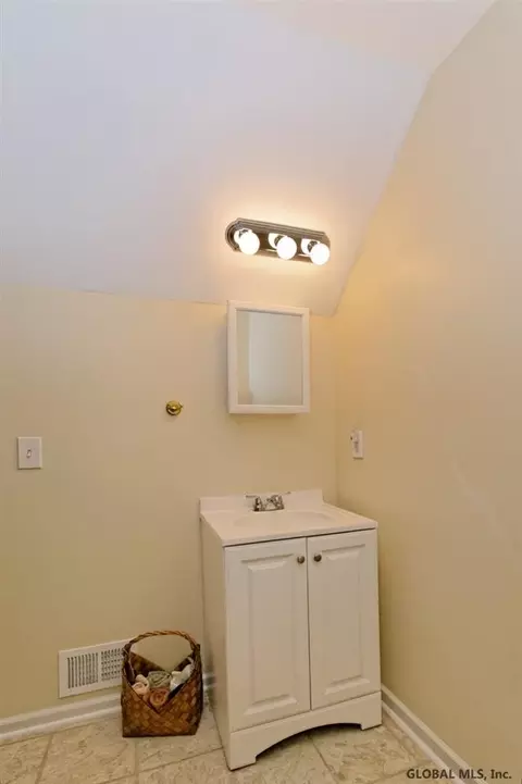 264 Schodack Dr, Schodack, NY 12033 photo 18