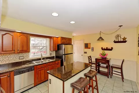 264 Schodack Dr, Schodack, NY 12033 photo 8