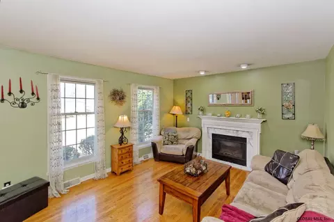 264 Schodack Dr, Schodack, NY 12033 photo 10