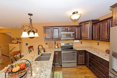 176 Paddock Cir, Schenectady, NY 12306 photo 10