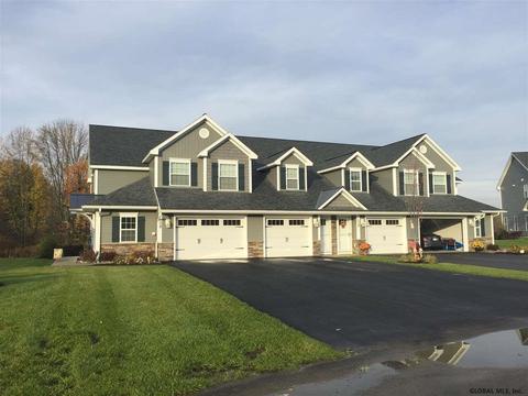 176 Paddock Cir, Schenectady, NY 12306 photo 3