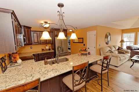 176 Paddock Cir, Schenectady, NY 12306 photo 9