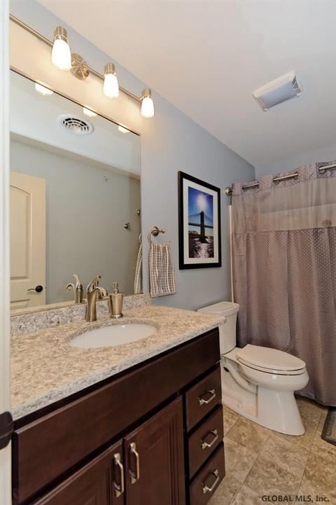 176 Paddock Cir, Schenectady, NY 12306 photo 20