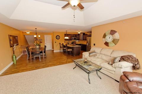 176 Paddock Cir, Schenectady, NY 12306 photo 14