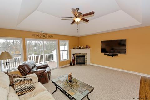 176 Paddock Cir, Schenectady, NY 12306 photo 11