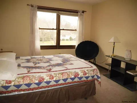 4 Carlyle Ct, Ballston Lake, NY 12019 photo 20
