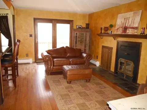 4 Carlyle Ct, Ballston Lake, NY 12019 photo 9