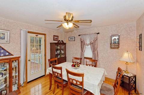 9 Schuster Rd, Schenectady, NY 12303 photo 6