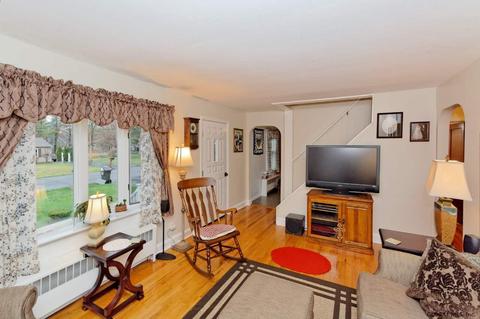 9 Schuster Rd, Schenectady, NY 12303 photo 5