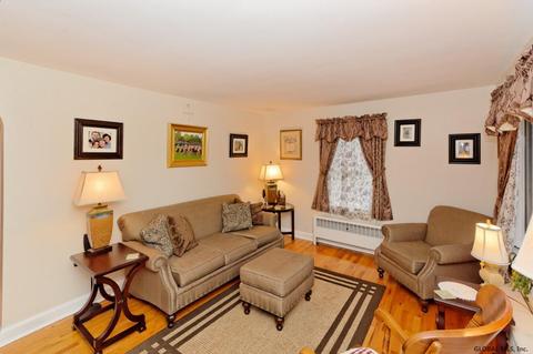 9 Schuster Rd, Schenectady, NY 12303 photo 3
