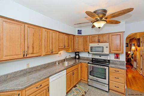 9 Schuster Rd, Schenectady, NY 12303 photo 8