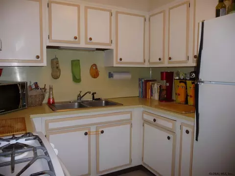 146 Front St, Schenectady, NY 12305 photo 7