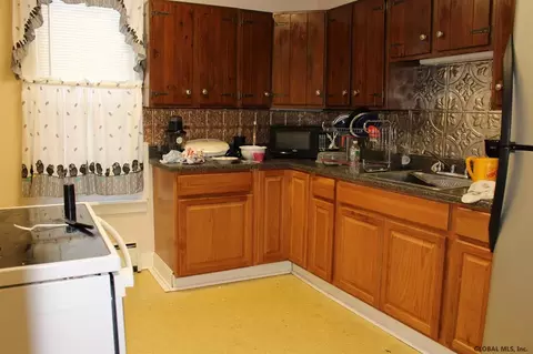 1032 Eastern Ave, Schenectady, NY 12308 photo 16