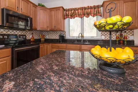 12 Little Dr, Malta, NY 12020 photo 10