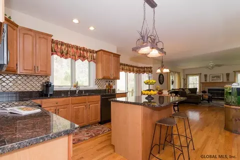 12 Little Dr, Malta, NY 12020 photo 11