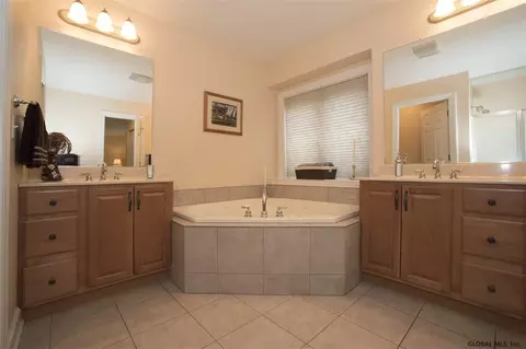 12 Little Dr, Malta, NY 12020 photo 18