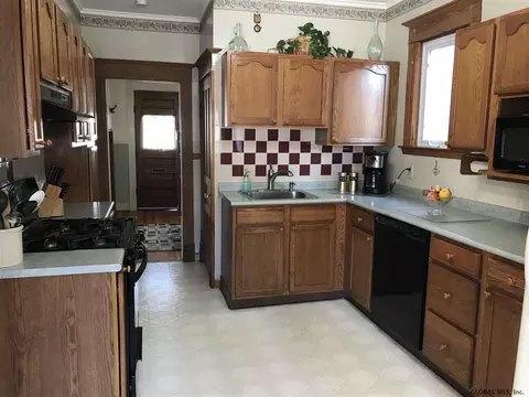 47 Willow Ave, Schenectady, NY 12304 photo 11