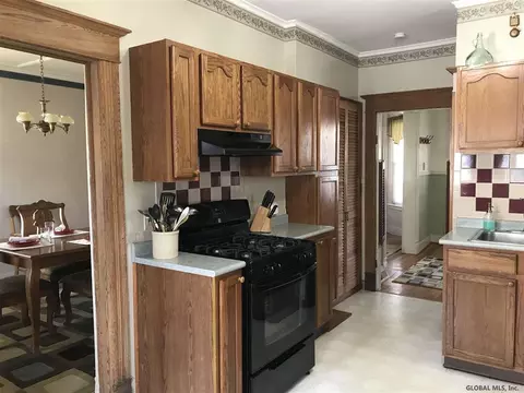 47 Willow Ave, Schenectady, NY 12304 photo 10