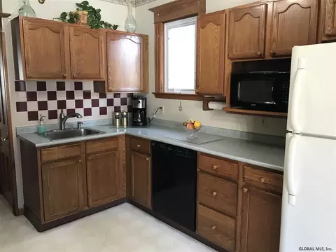 47 Willow Ave, Schenectady, NY 12304 photo 12