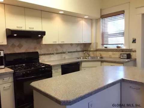 729 Decamp Ave, Schenectady, NY 12309 photo 3