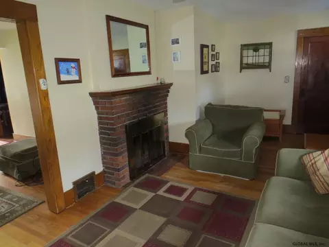 14 Gardner Ter, Delmar, NY 12054 photo 4