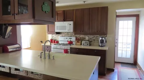 14 Gardner Ter, Delmar, NY 12054 photo 5