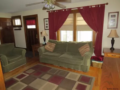 14 Gardner Ter, Delmar, NY 12054 photo 2