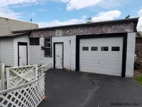 24 Chiswell St, Schenectady, NY 12304 photo 18