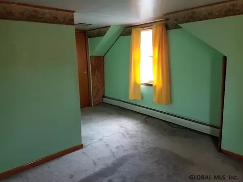 24 Chiswell St, Schenectady, NY 12304 photo 11