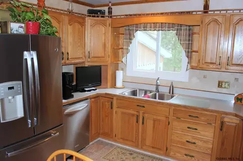 20 Mullen Dr, Schenectady, NY 12306 photo 3