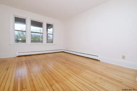 1083 Garner Ave, Schenectady, NY 12309 photo 3