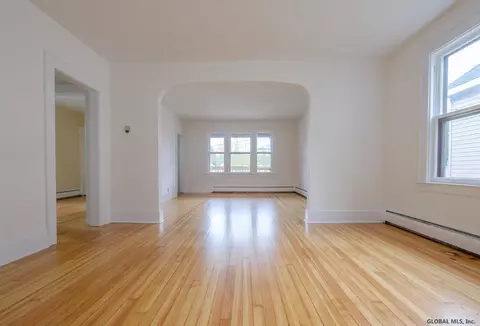 1083 Garner Ave, Schenectady, NY 12309 photo 2
