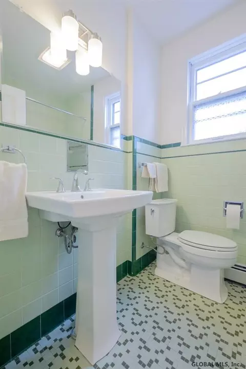 1083 Garner Ave, Schenectady, NY 12309 photo 8