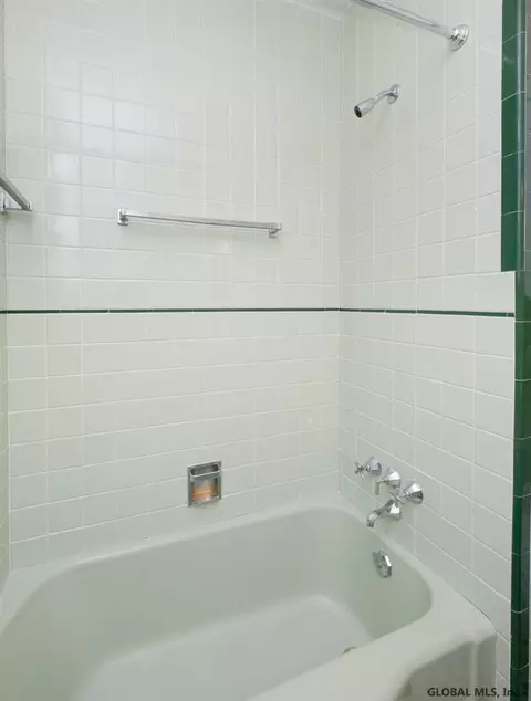1083 Garner Ave, Schenectady, NY 12309 photo 9