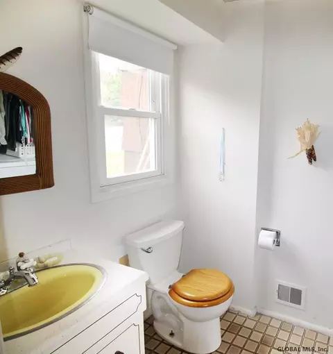 171 Ormond St, Albany, NY 12208 photo 20