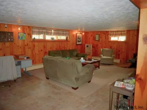 9 Norge Rd, Delmar, NY 12054 photo 5