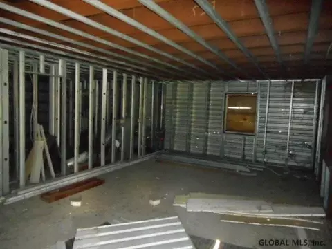 730 Bailey St, Schenectady, NY 12305 photo 3