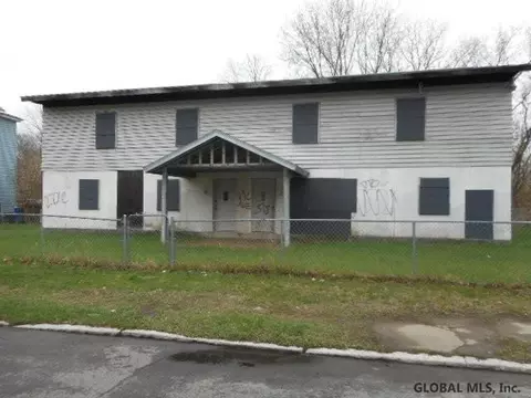 730 Bailey St, Schenectady, NY 12305 photo 1